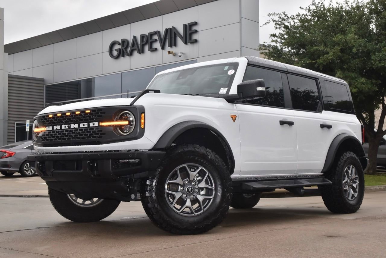 Certified 2024 Ford Bronco Badlands AWD/4WD image 2