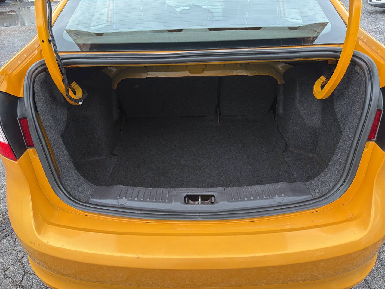Used 2011 Ford Fiesta SEL w/ 301A Rapid Spec Order Code FWD image 32