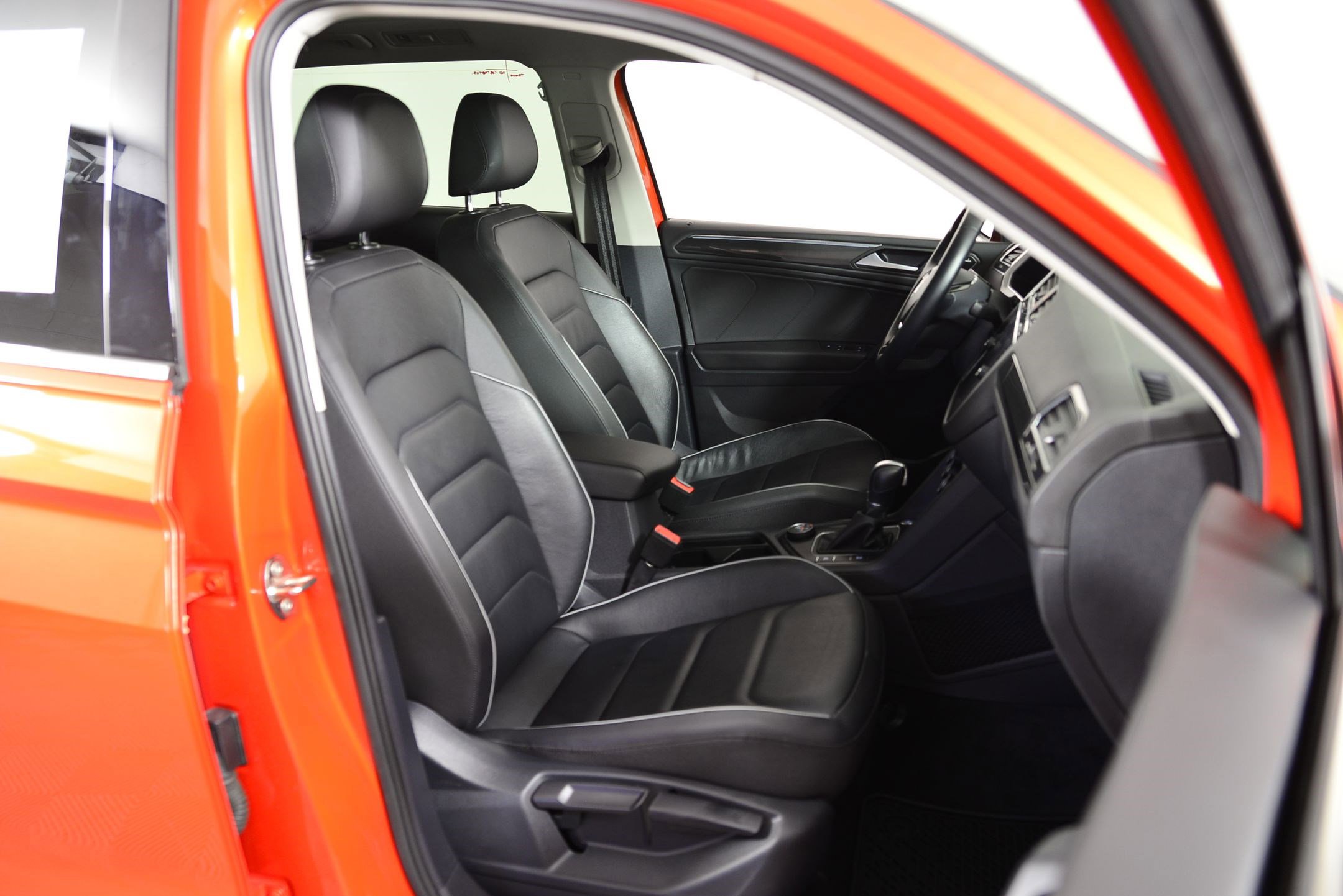 Used 2019 Volkswagen Tiguan SEL Premium image 21