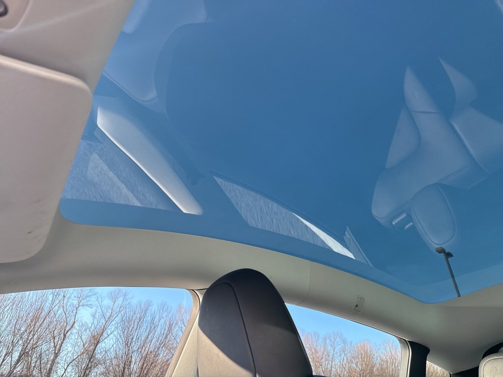 Used 2024 Tesla Model Y Long Range image 27