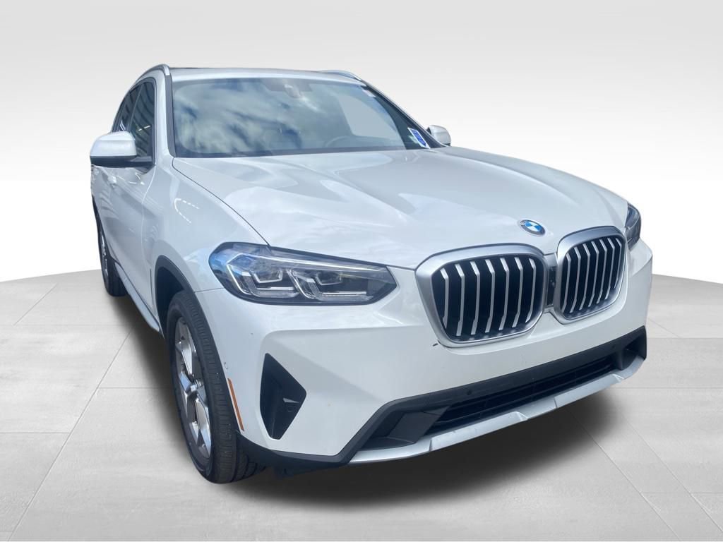 Used 2024 BMW X3 xDrive30i w/ Premium Package image 2