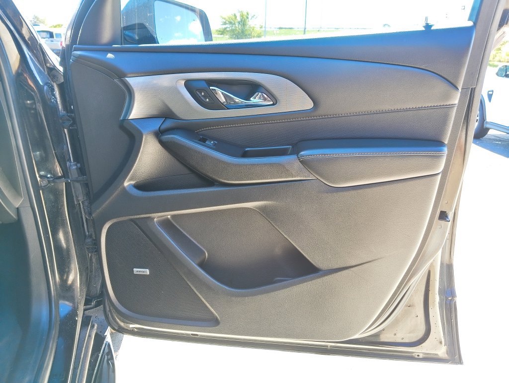 Used 2021 Chevrolet Traverse Premier w/ Redline Edition AWD/4WD image 18