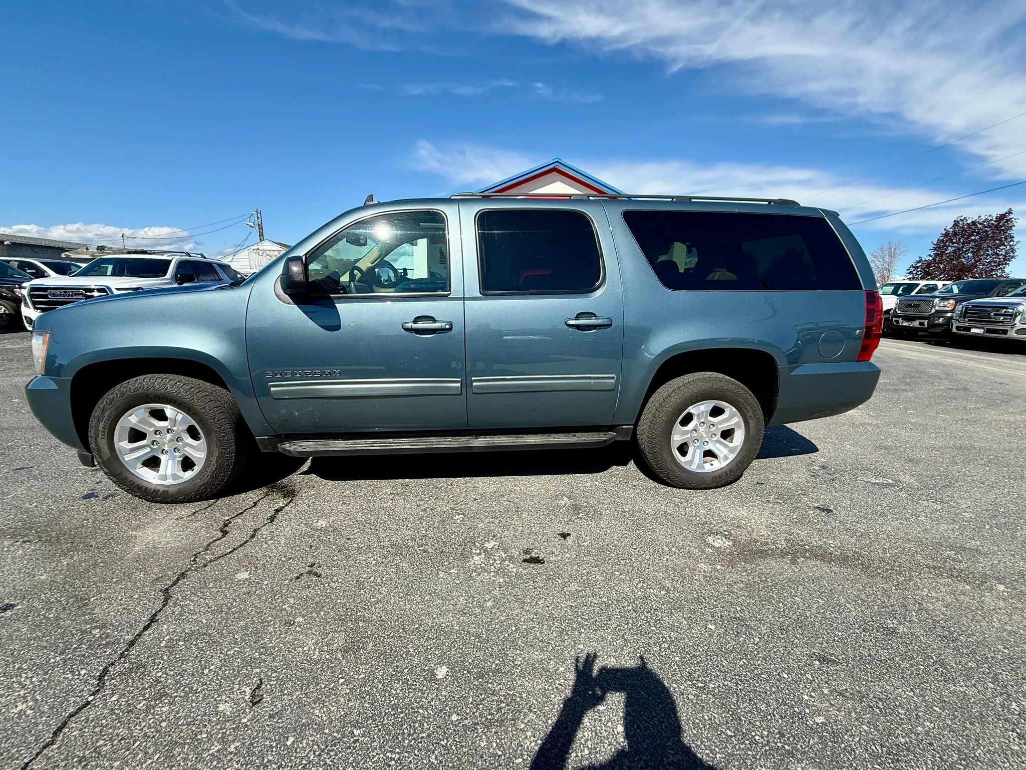 Used 2010 Chevrolet Suburban LS w/ Interior Plus Package AWD/4WD image 2