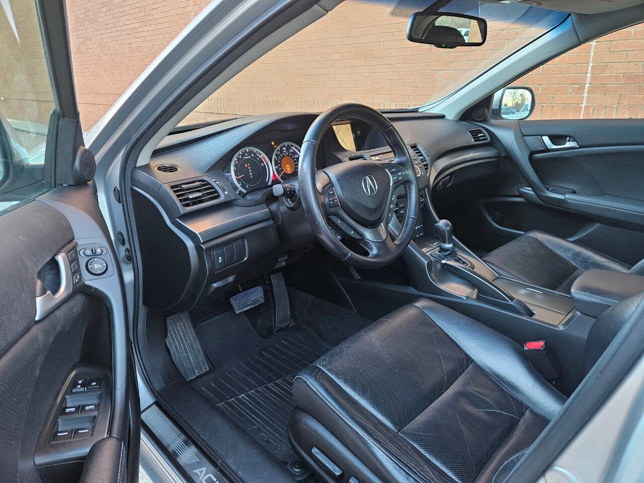 Used 2011 Acura TSX w/Tech 4dr Sedan 5A w/Technolo image 10