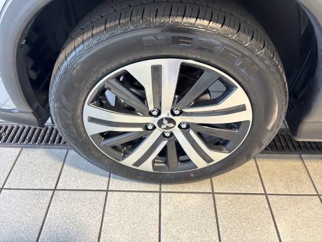 Used 2025 Mitsubishi Outlander Sport ES AWD/4WD image 5
