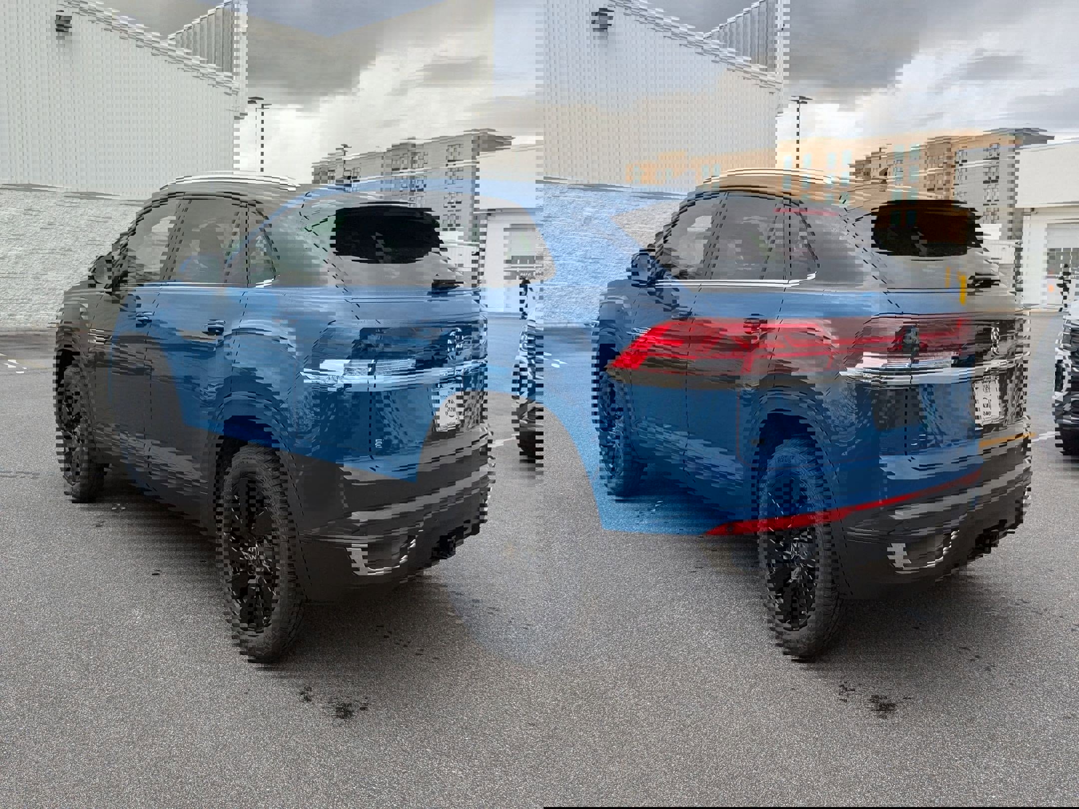 New 2025 Volkswagen Atlas Cross Sport SE image 5