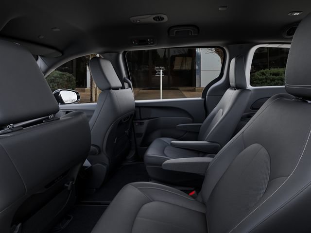 New 2027 Chrysler Pacifica Select FWD image 23