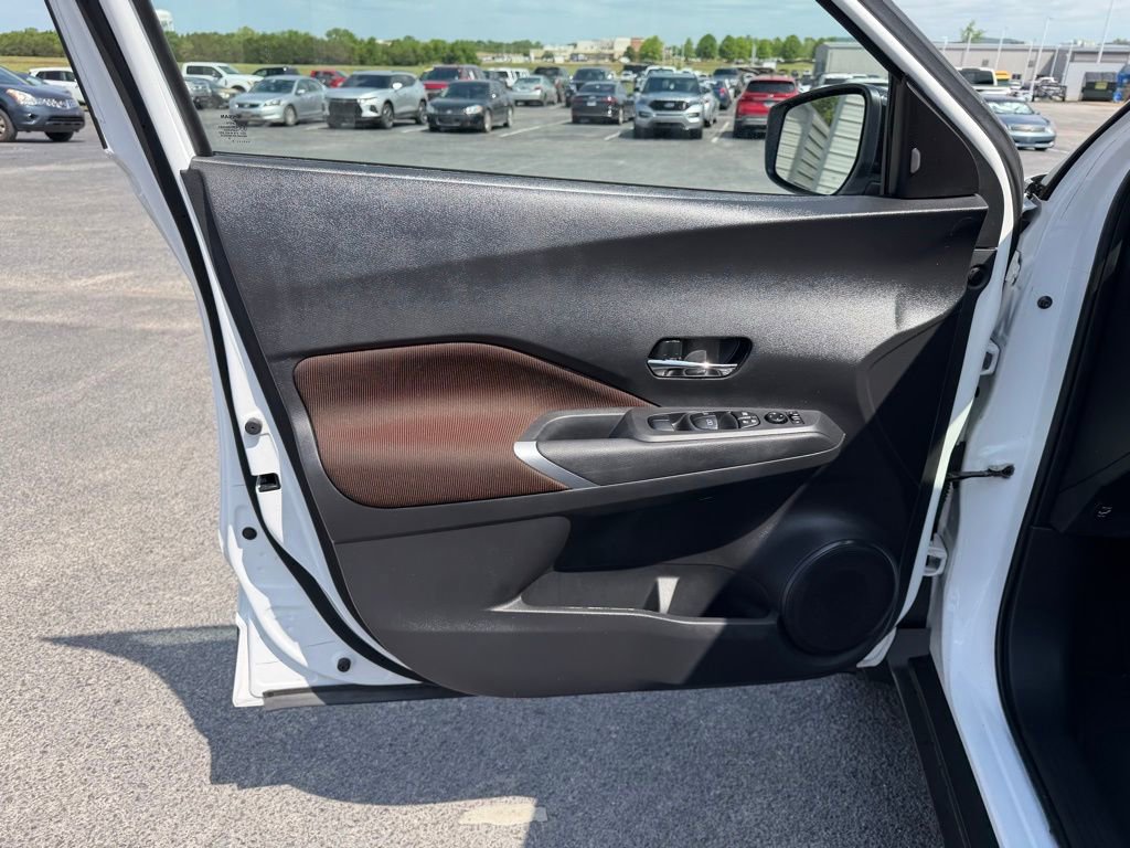 Used 2024 Nissan Kicks SR w/ Interior Electronics Package image 13