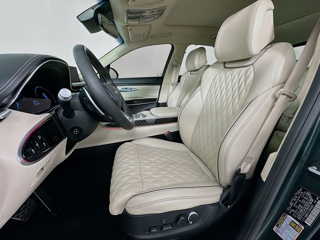 Used 2022 Genesis GV70 3.5T Sport w/ Sport Prestige Package image 21