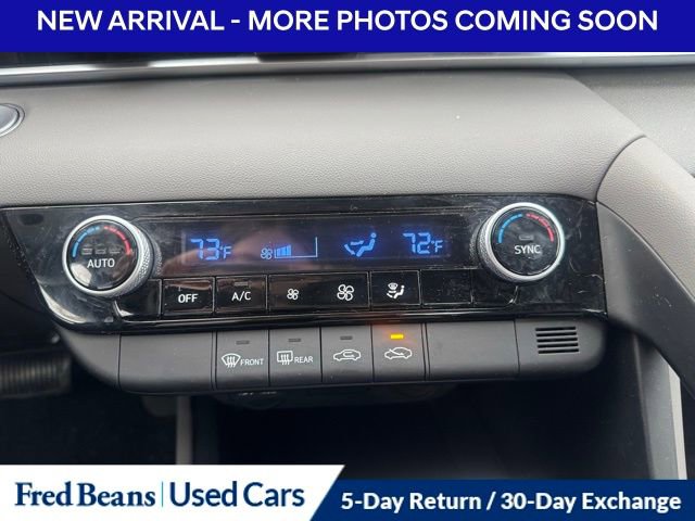 Used 2023 Hyundai Elantra SEL image 11