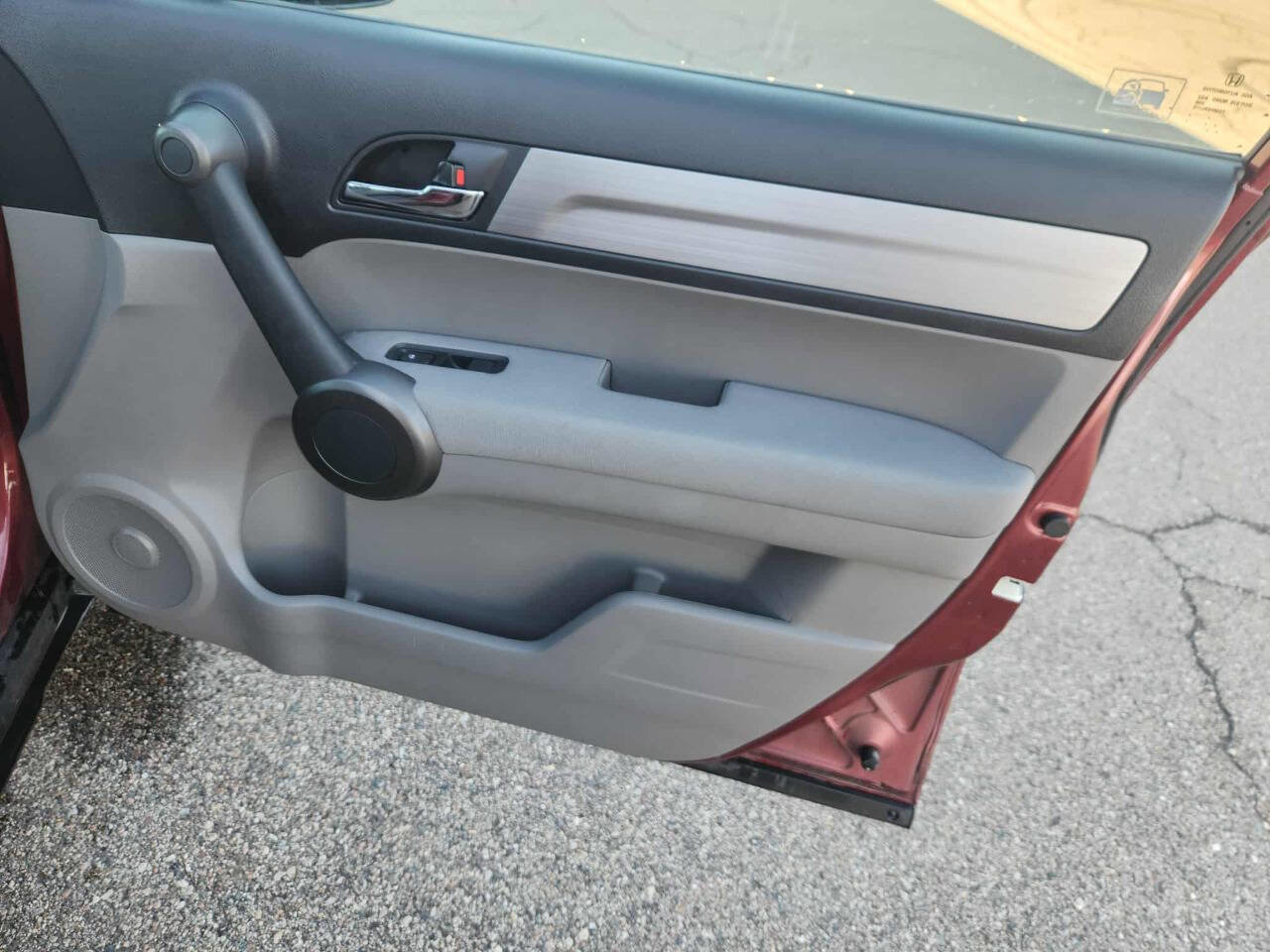 Used 2011 Honda CR-V LX image 17