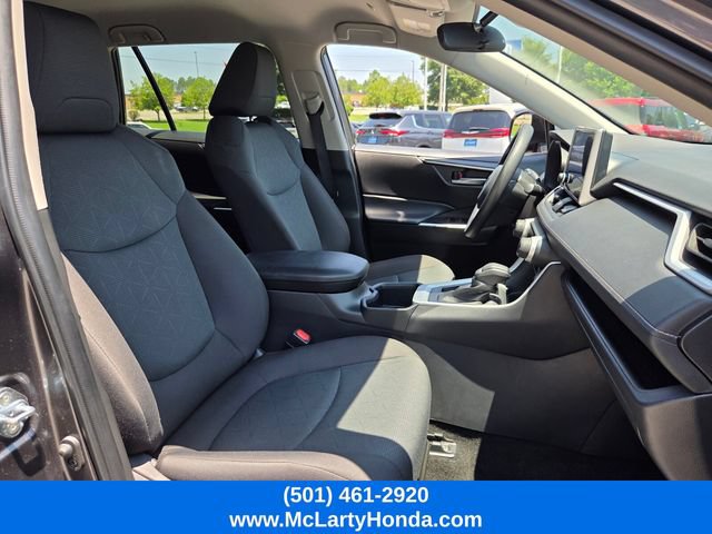 Used 2025 Toyota RAV4 XLE FWD image 17