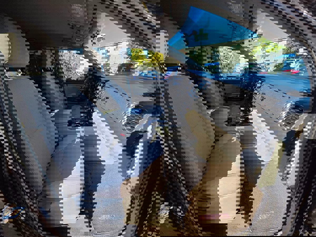 Used 2019 Kia Sedona LX image 16