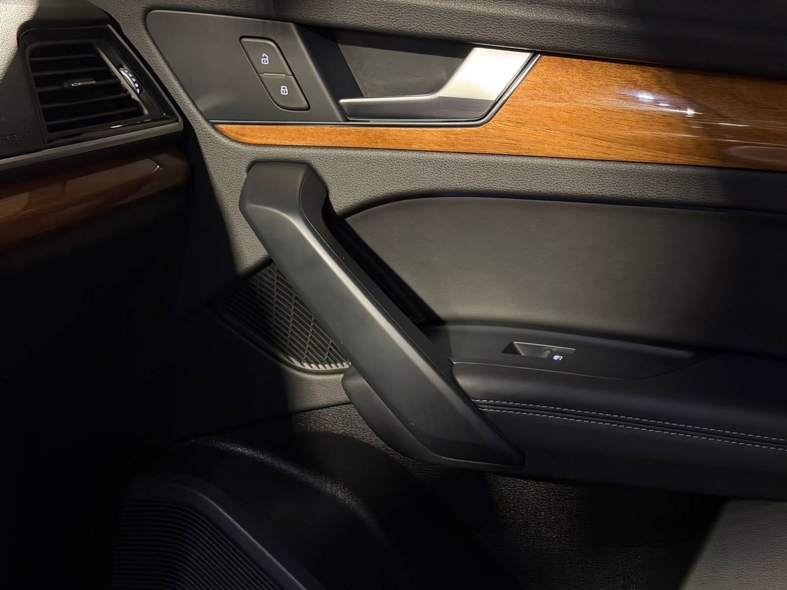 Used 2023 Audi Q5 2.0T Premium Plus w/ Premium Plus Package image 25