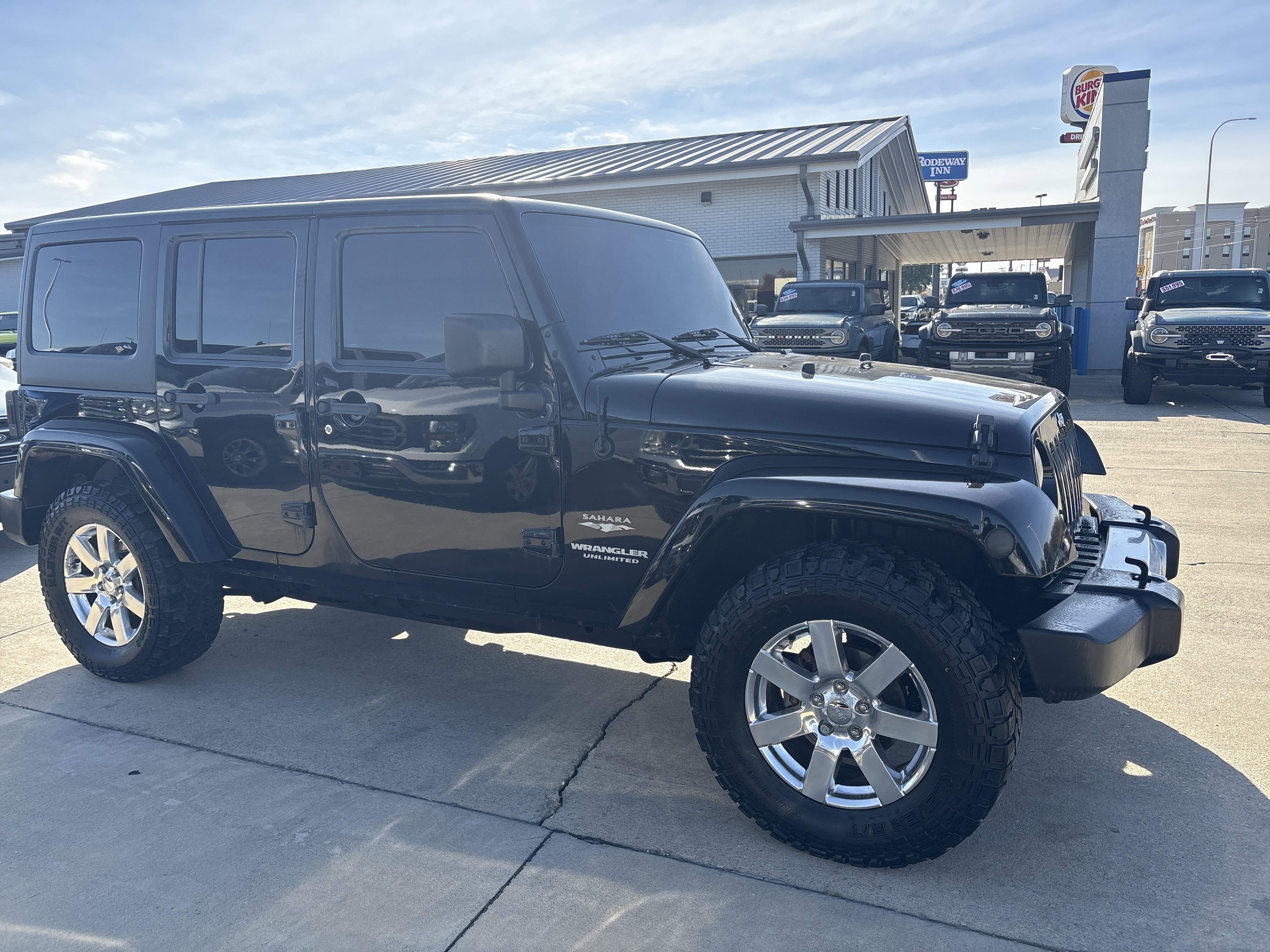 Used 2013 Jeep Wrangler Unlimited Sahara w/ Dual Top Group image 3