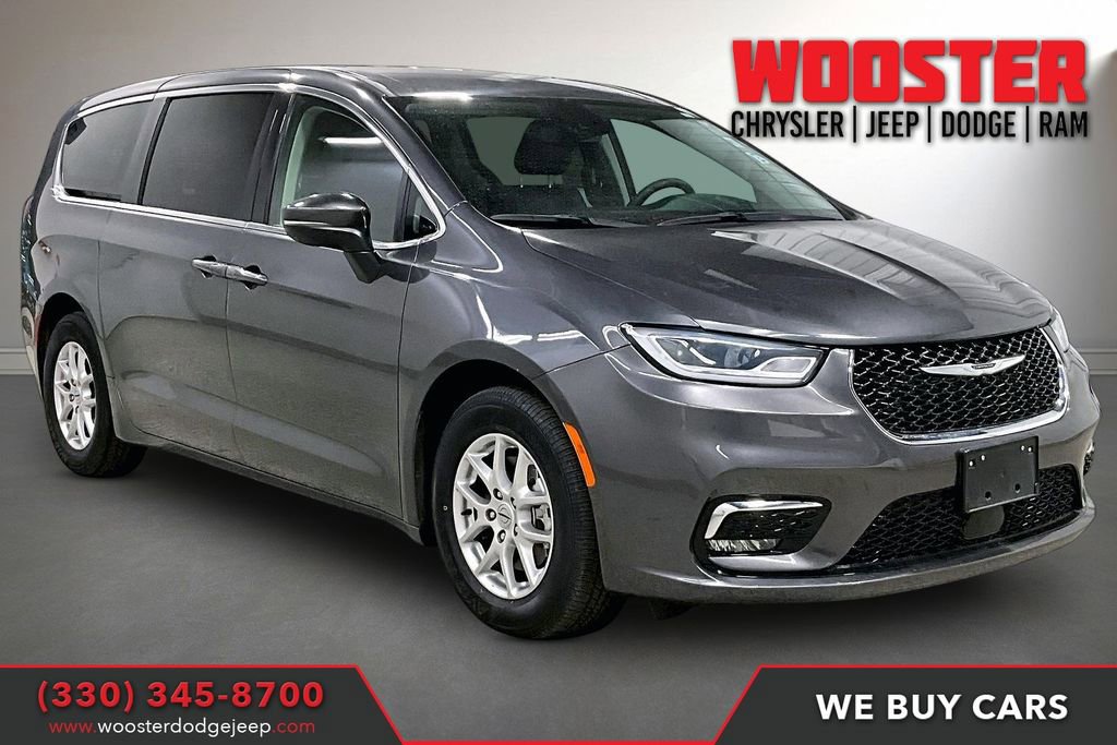 Used 2023 Chrysler Pacifica Touring-L