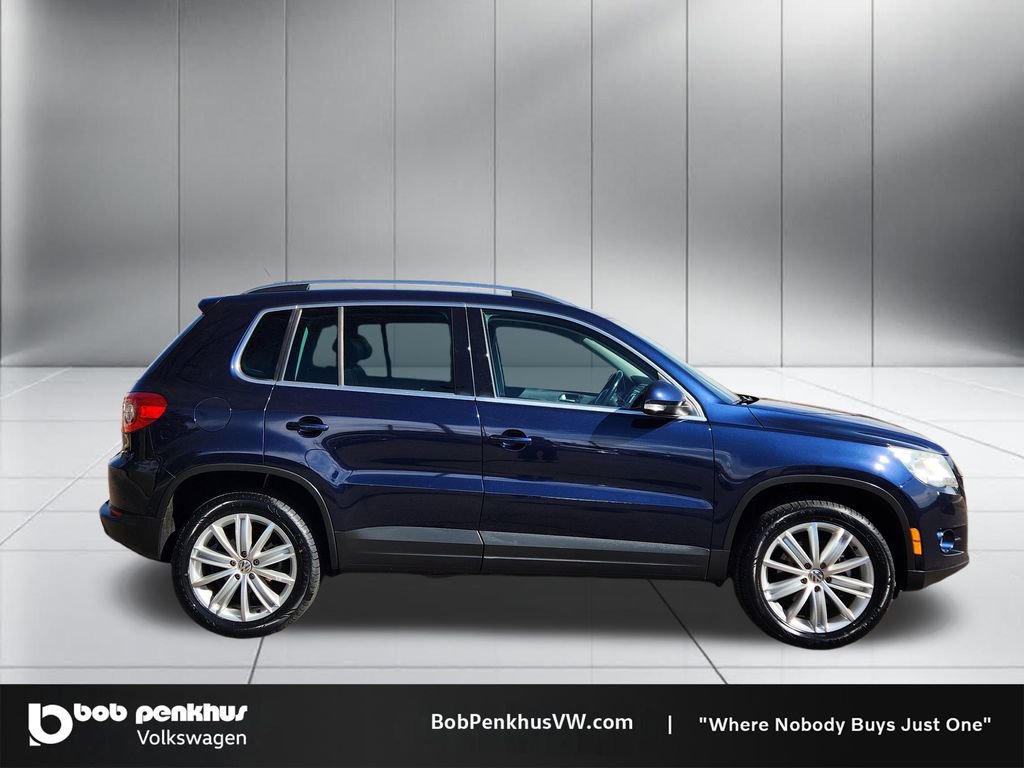 Used 2011 Volkswagen Tiguan SE image 23