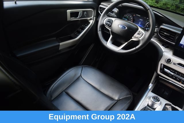 Used 2024 Ford Explorer XLT w/ Equipment Group 202A AWD/4WD image 2