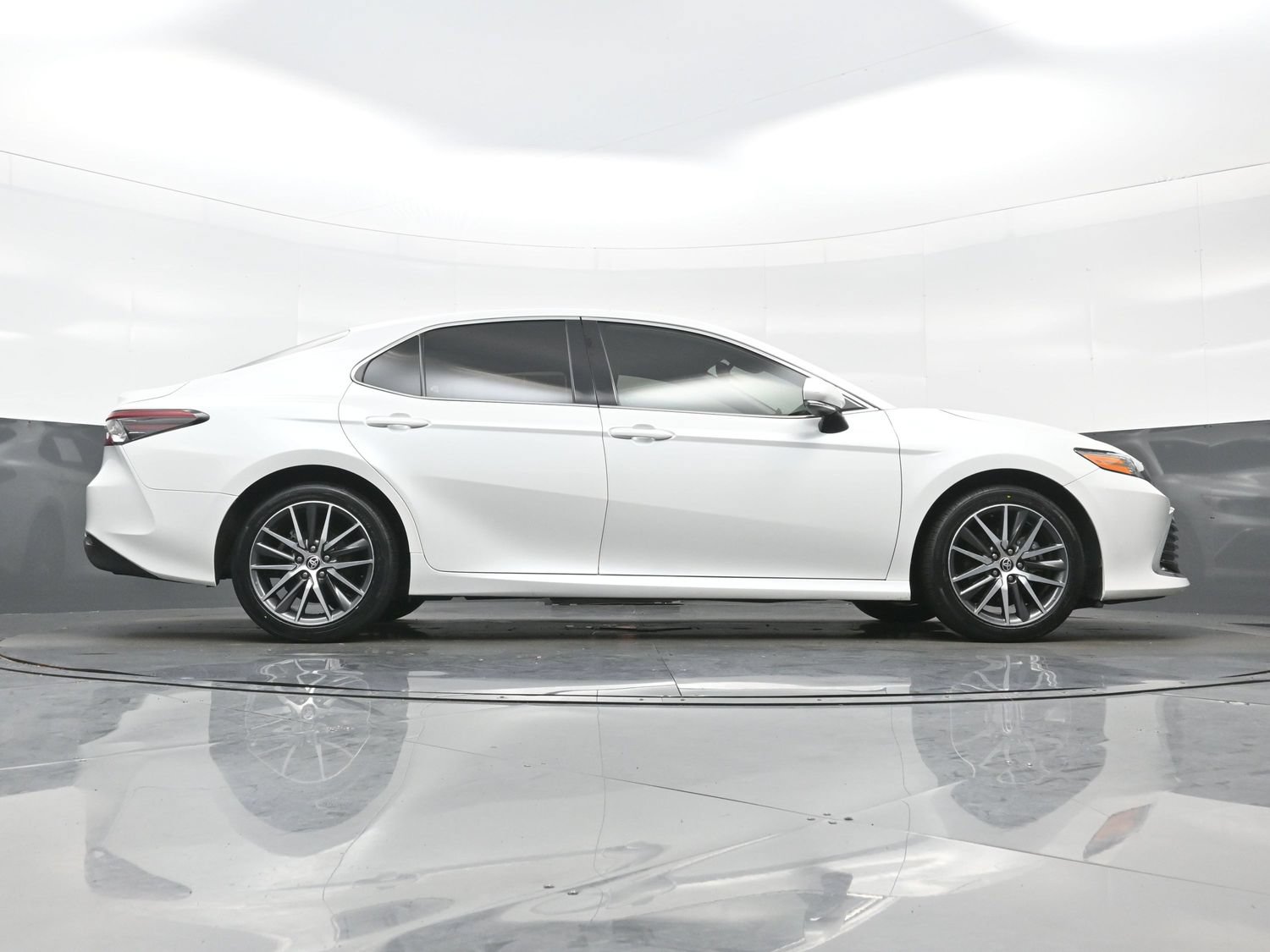 Used 2024 Toyota Camry XLE FWD image 36