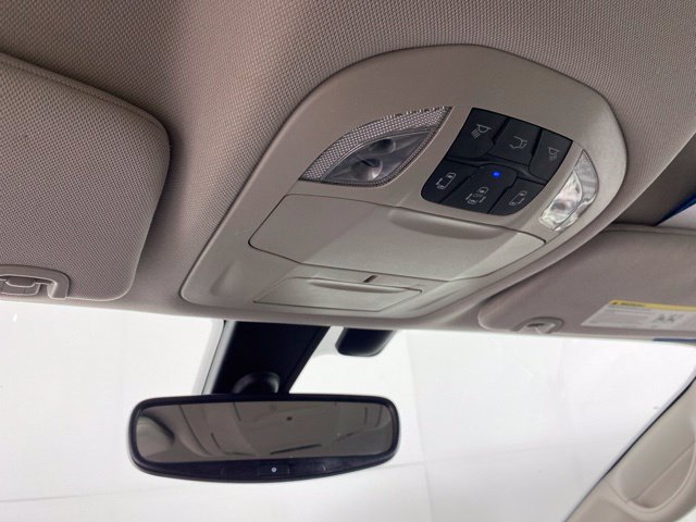 Used 2020 Chrysler Pacifica Touring w/ Cold Weather Group FWD image 27