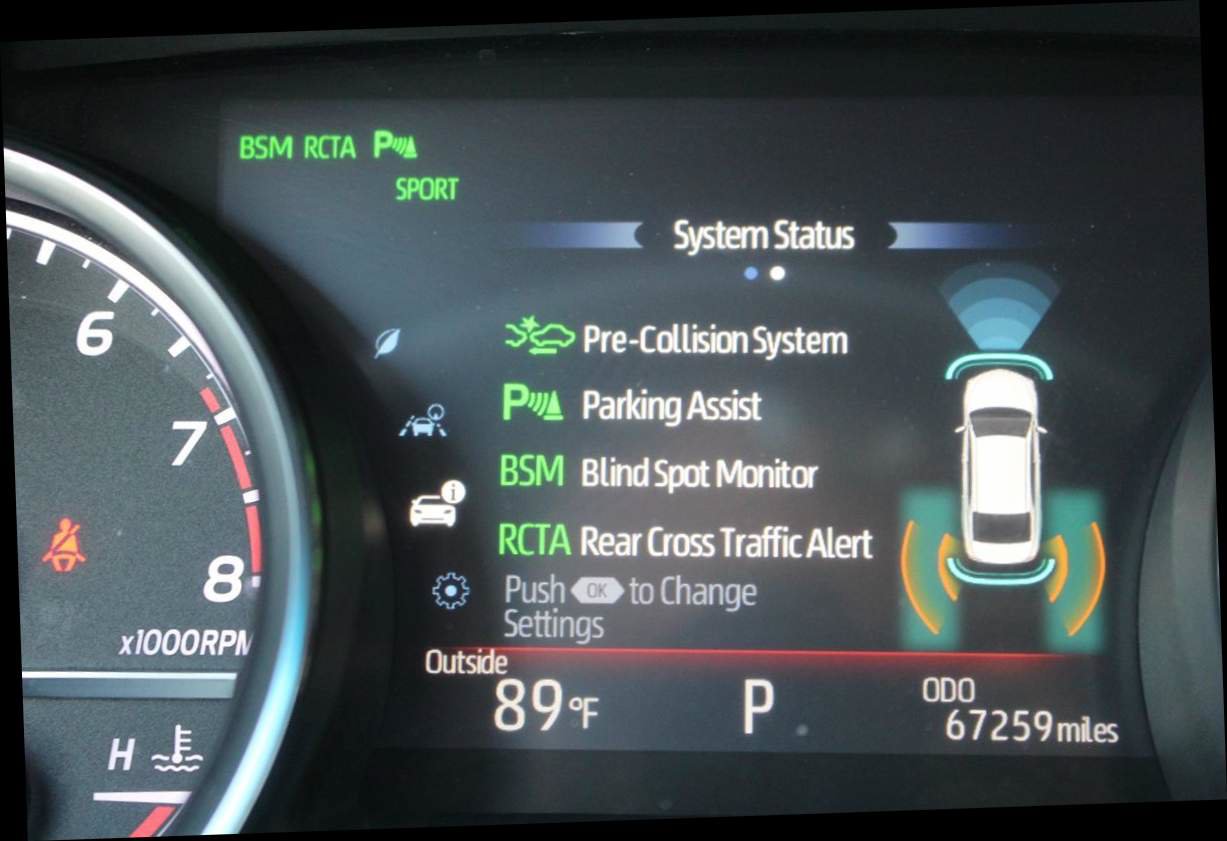 Used 2018 Toyota Camry XLE FWD image 25