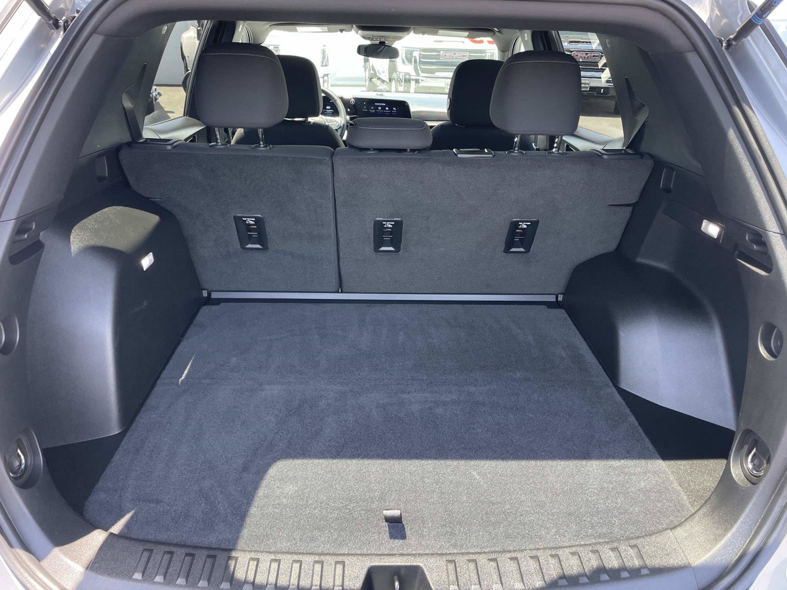 Used 2025 Chevrolet Equinox LT FWD image 25
