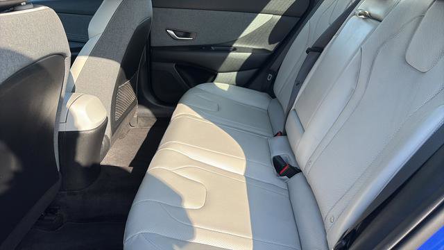 Used 2023 Hyundai Elantra Limited image 20