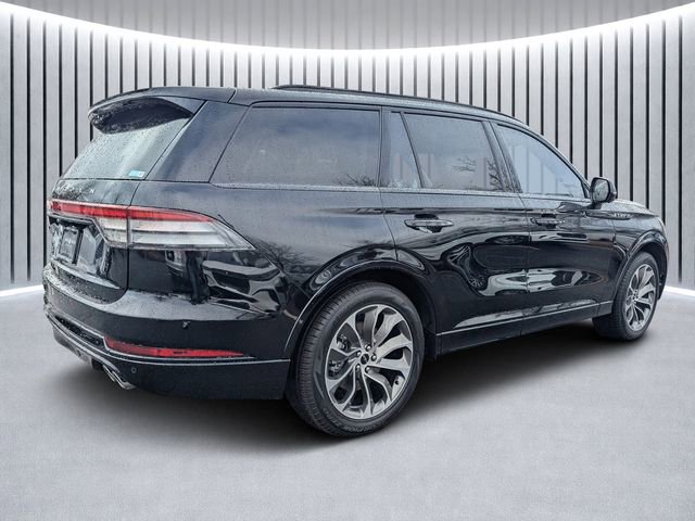 New 2026 Lincoln Aviator 2WD w/ Jet Appearance Package image 3
