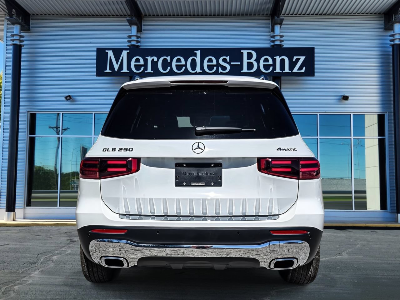New 2026 Mercedes-Benz GLB 250 4MATIC image 5