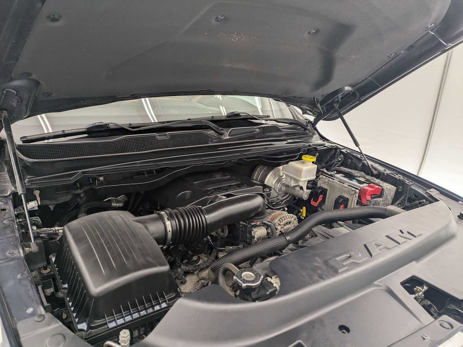 Used 2019 RAM 1500 Laramie Longhorn image 15