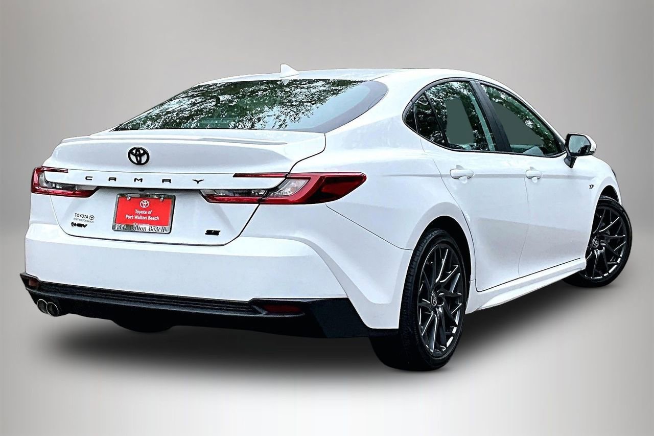 Used 2025 Toyota Camry SE FWD image 5