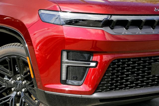 New 2026 Jeep Grand Wagoneer Limited AWD/4WD image 3