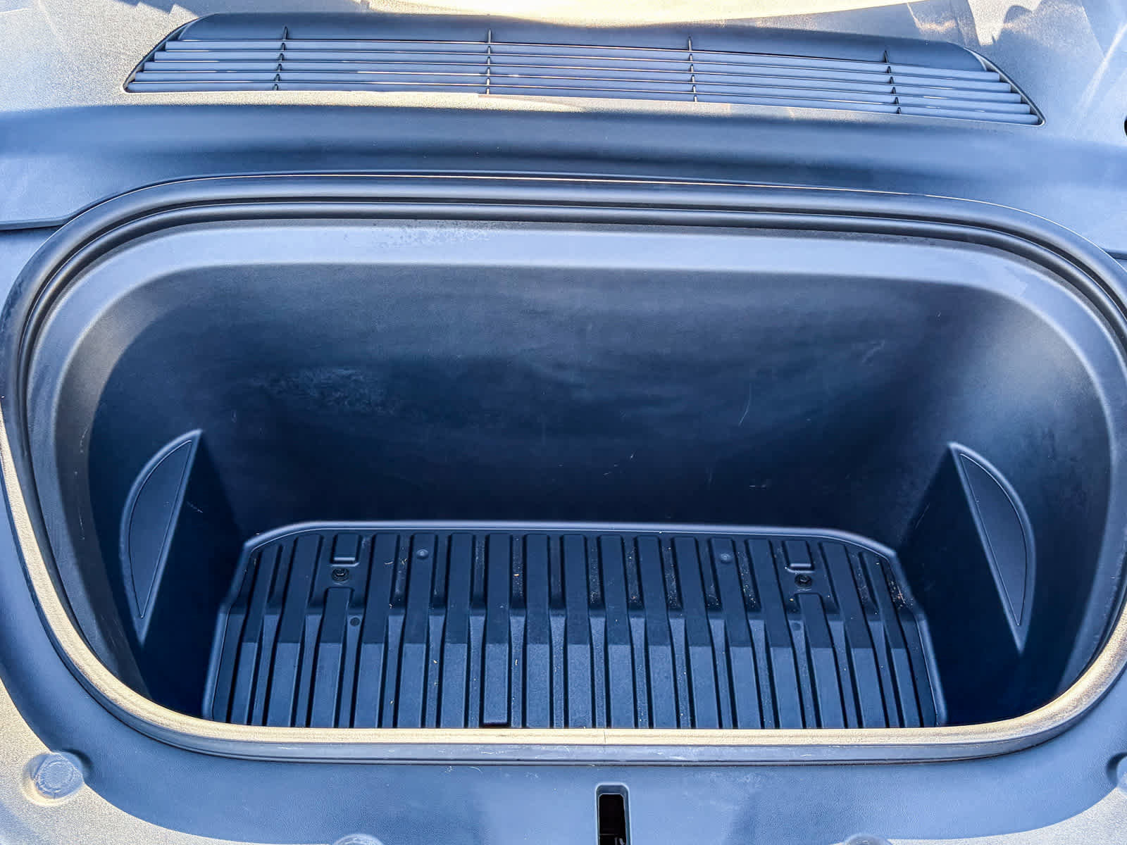 Used 2021 Tesla Model Y Long Range image 25