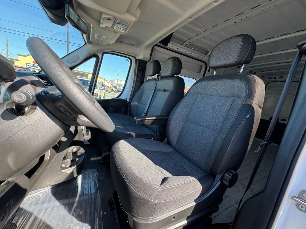 Used 2025 RAM ProMaster 3500 w/ Crew Van Package image 17