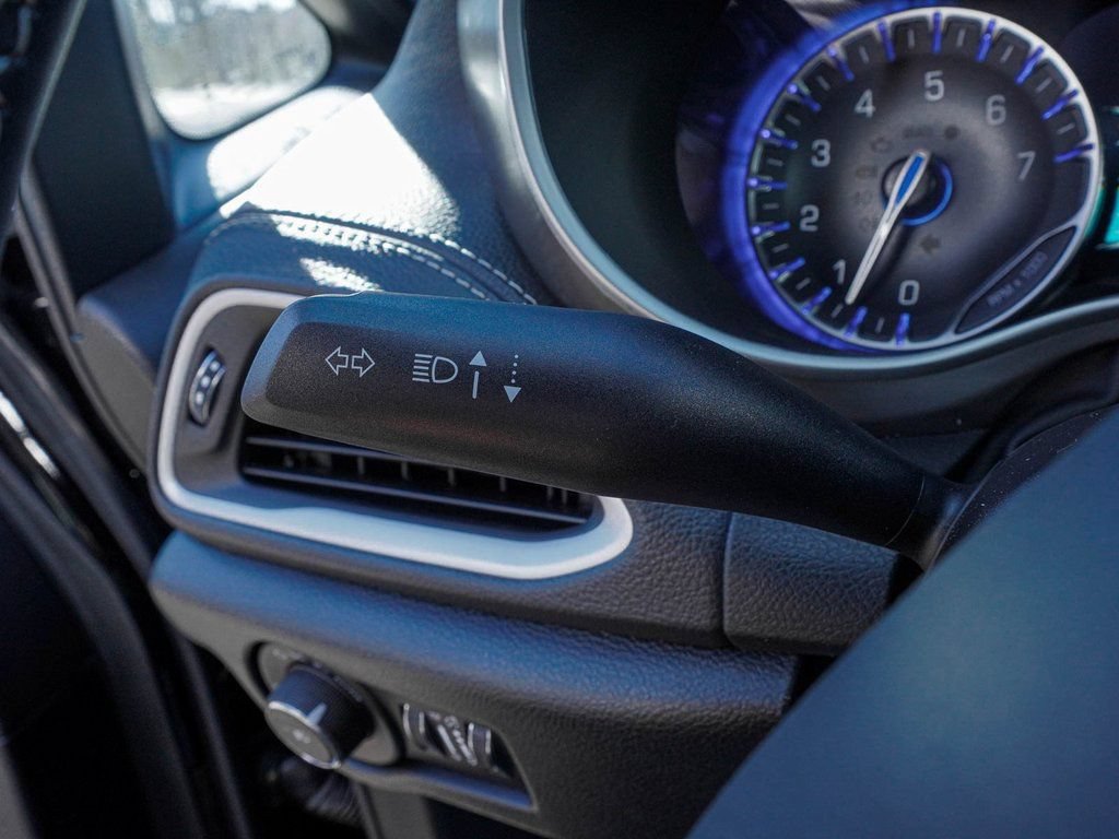 New 2026 Chrysler Pacifica Select FWD image 19