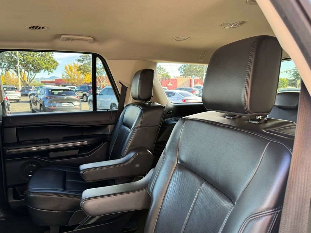 Used 2024 Ford Expedition XLT image 24