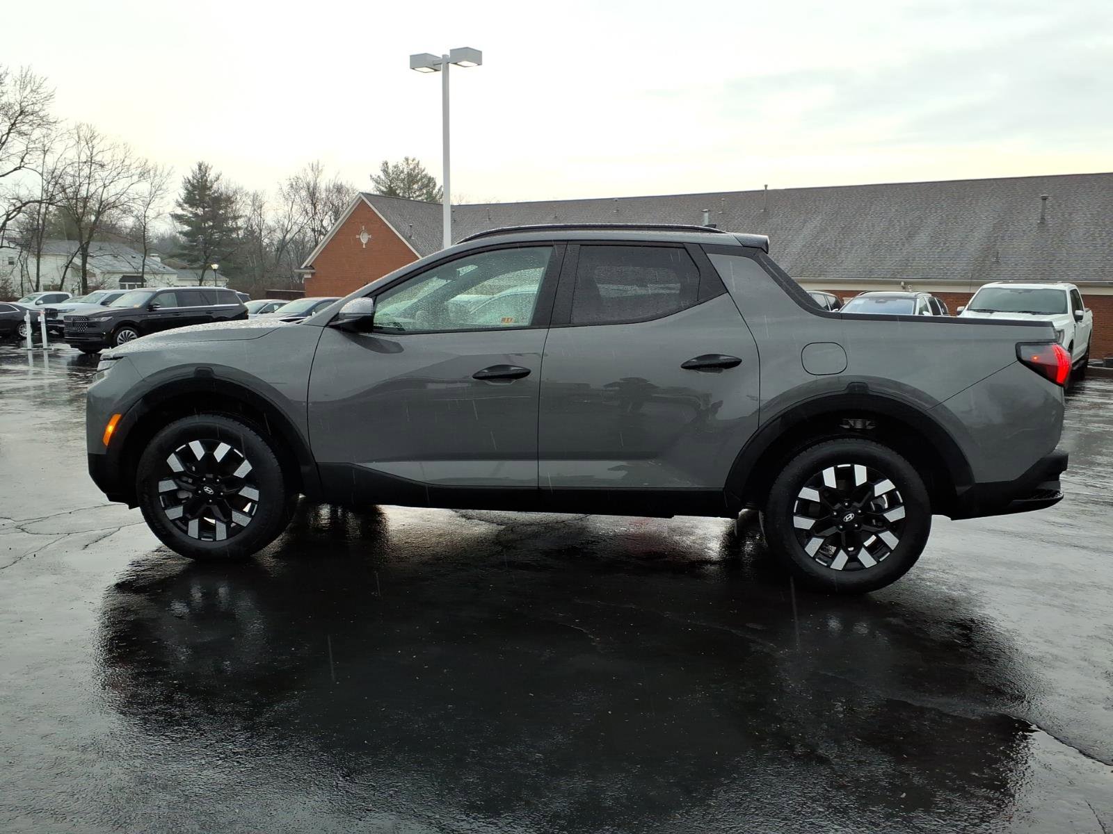 Used 2025 Hyundai Santa Cruz SEL AWD/4WD image 4