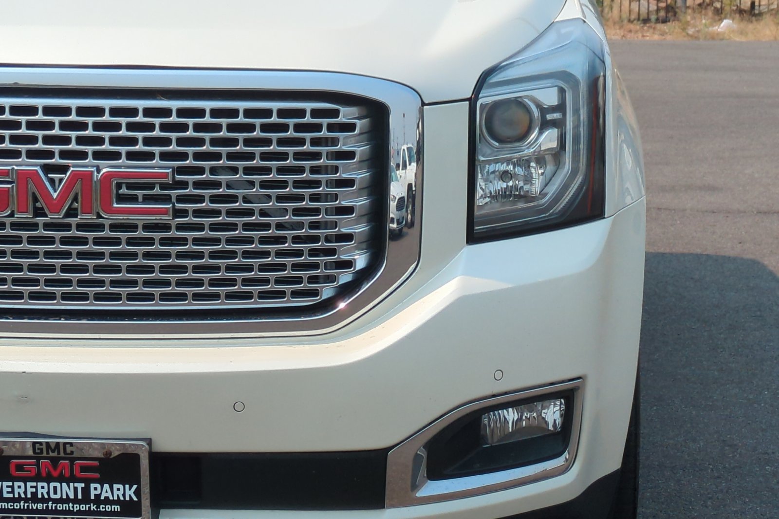 Used 2015 GMC Yukon Denali w/ Premium Package AWD/4WD image 49
