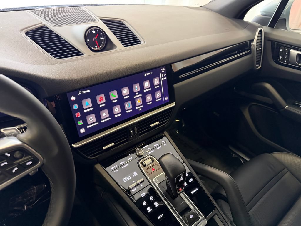 Certified 2023 Porsche Cayenne AWD/4WD image 17