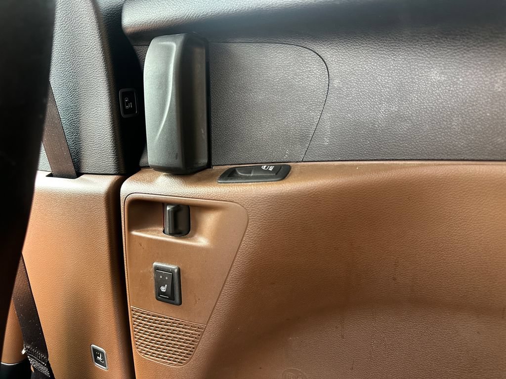 Used 2017 Chrysler Pacifica Limited w/ UConnect Theater Package FWD image 33