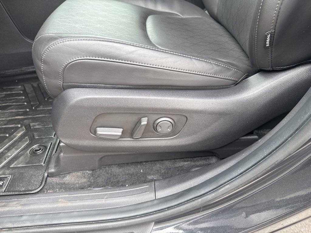 Used 2024 Kia Carnival LX image 14