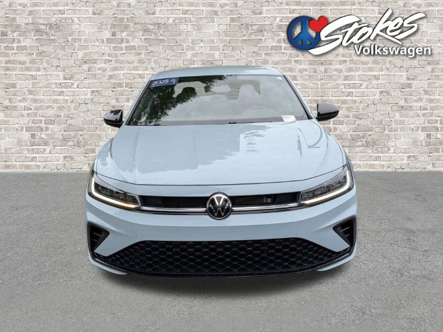 Certified 2025 Volkswagen Jetta Sport FWD image 9