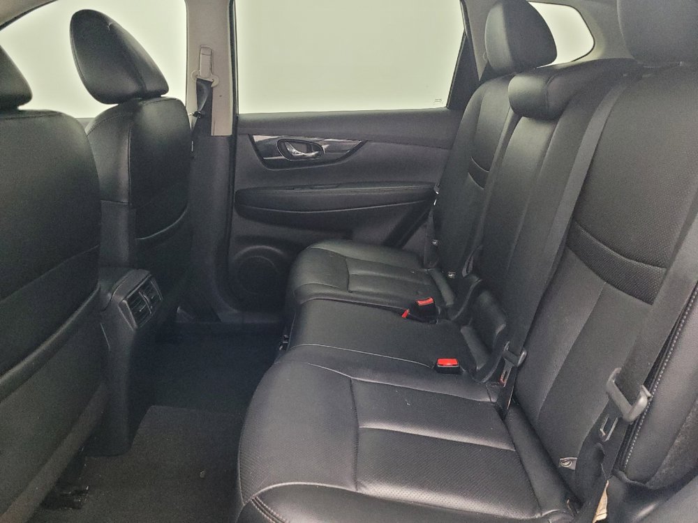 Used 2019 Nissan Rogue SL w/ Premium Package image 18