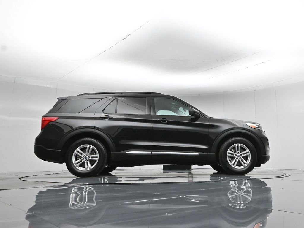 Used 2022 Ford Explorer XLT image 55