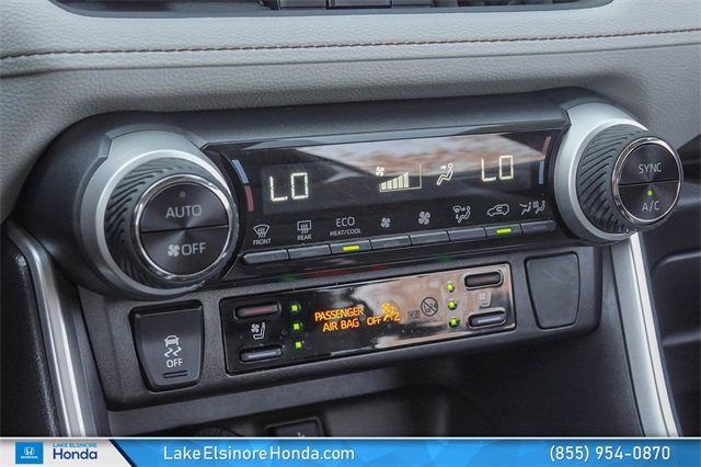 Used 2020 Toyota RAV4 Limited image 24