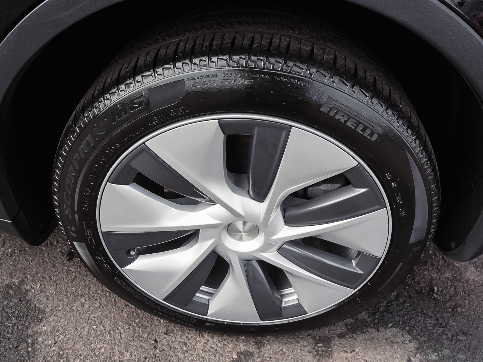 Used 2024 Tesla Model Y Long Range image 7