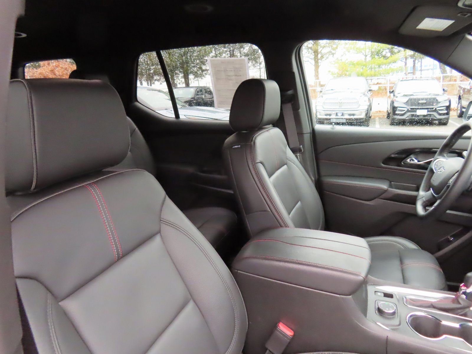 Used 2023 Chevrolet Traverse RS image 32