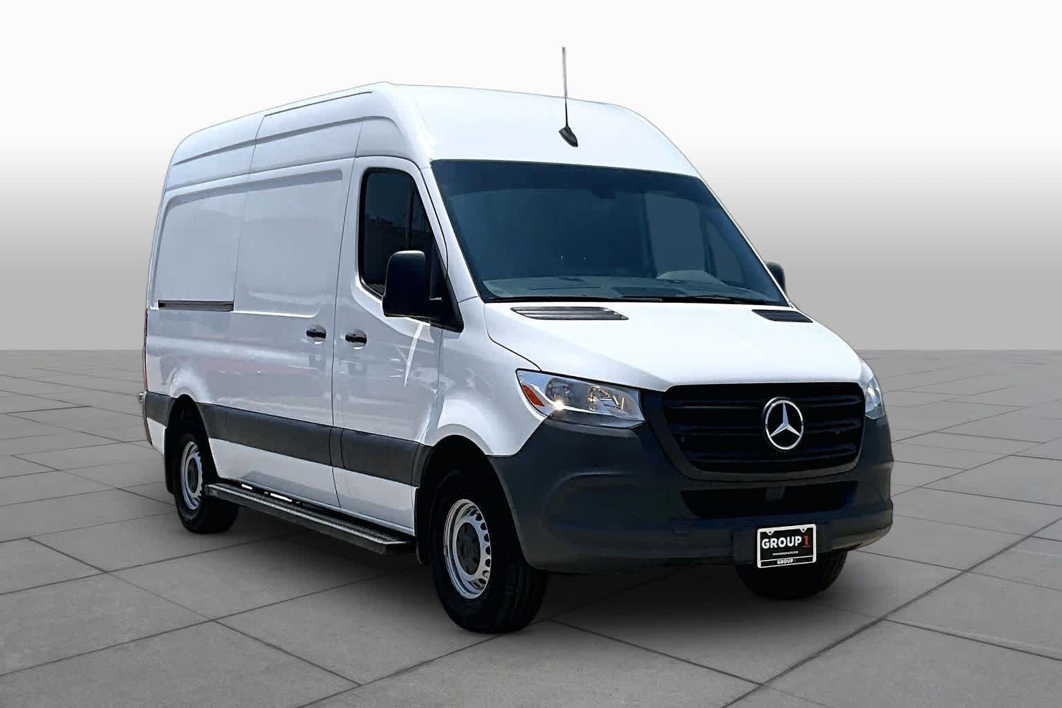 Used 2023 Mercedes-Benz Sprinter 1500 image 3
