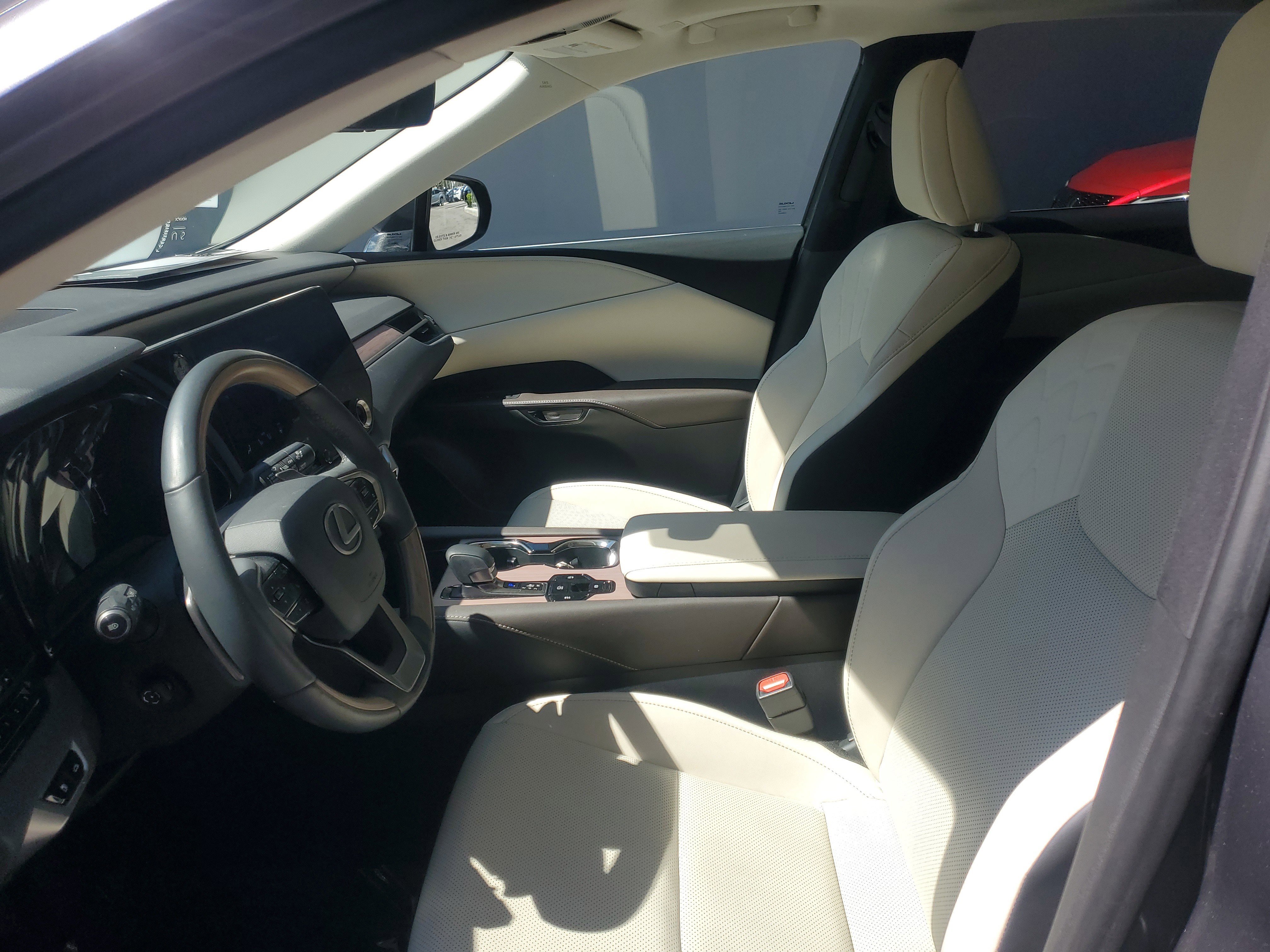 Used 2023 Lexus RX 350 Premium w/ Accessory Package (Z1) image 15