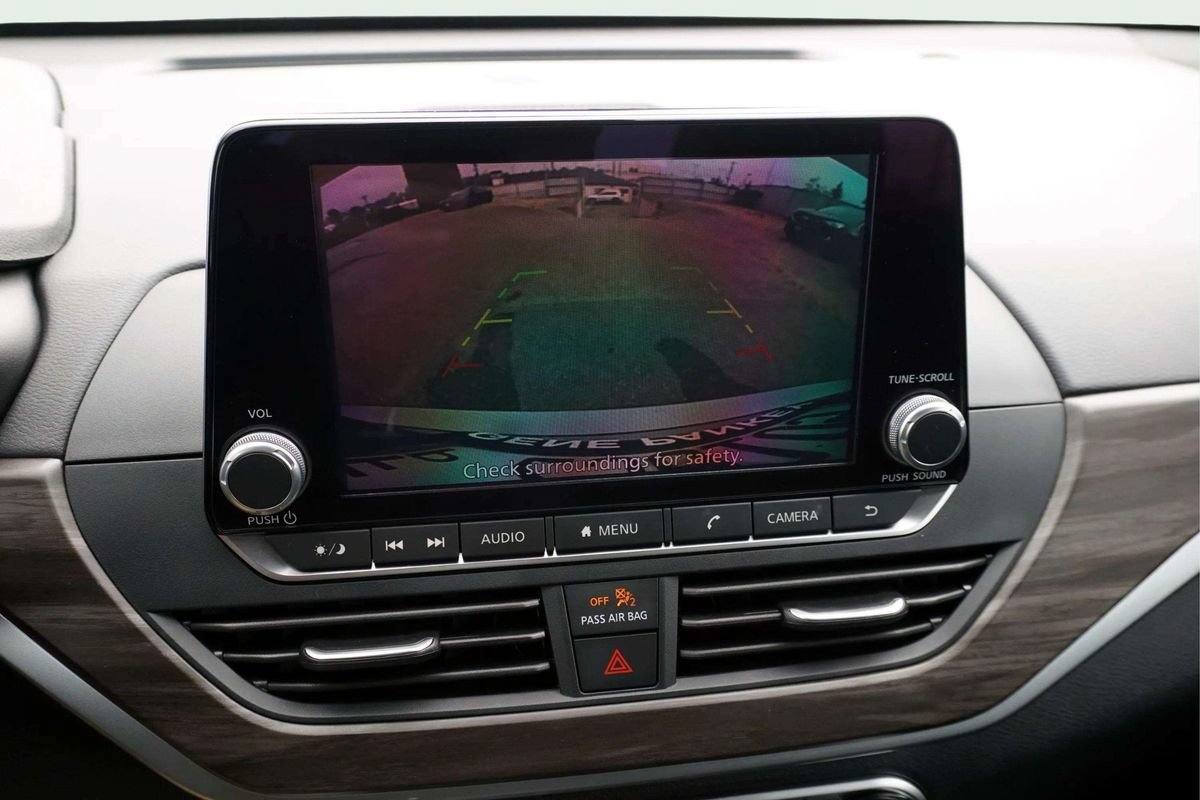 Used 2025 Nissan Altima 2.5 SV FWD image 28